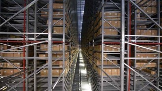 The enormous automatic push-pull function carton warehouse on two levels.